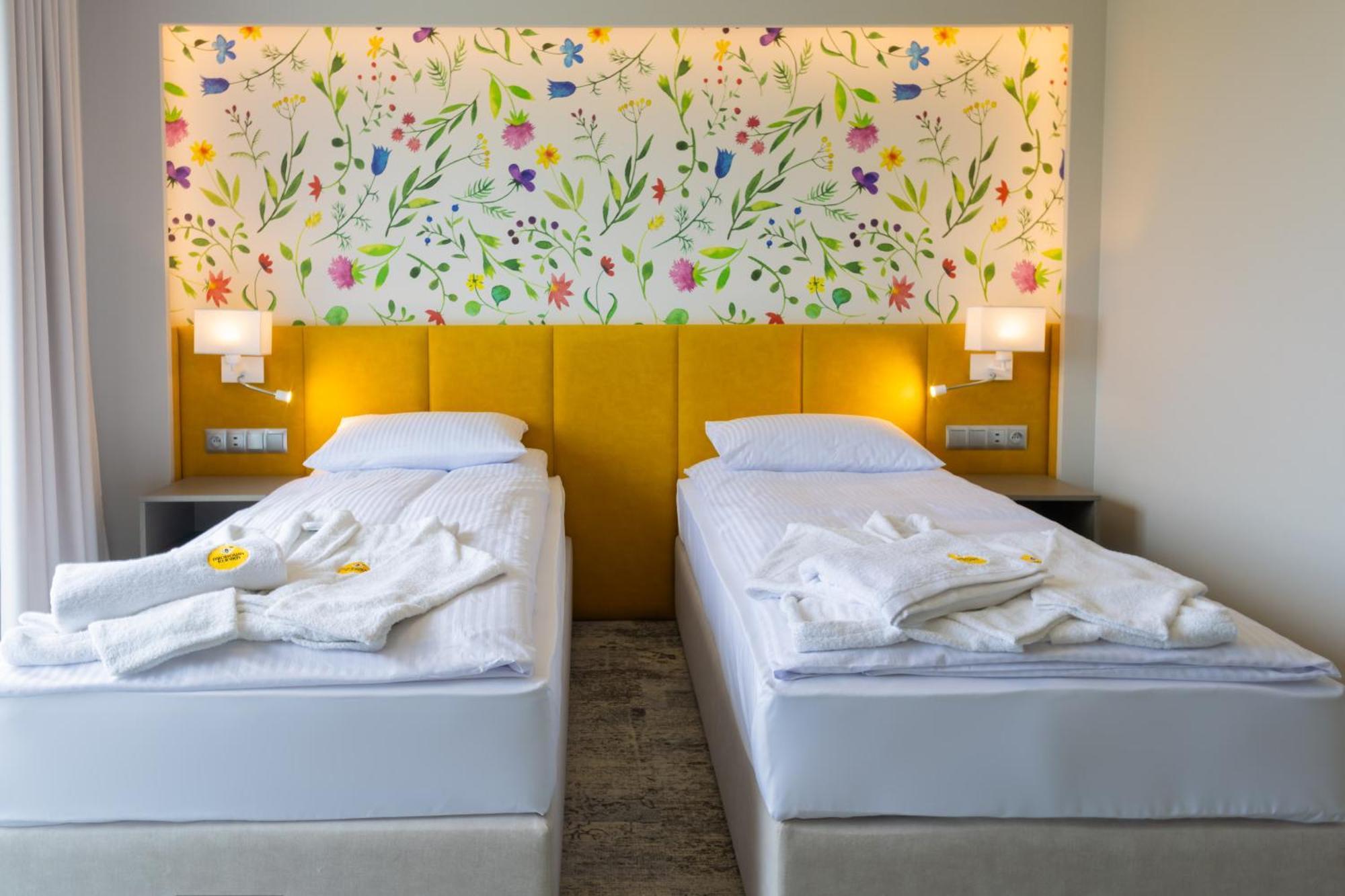 Hotel Miodowa Klinika à Kamianna Extérieur photo